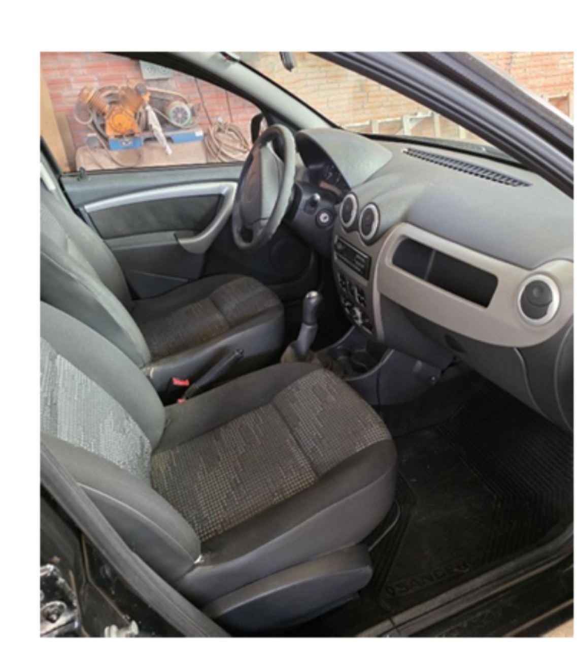 LOTE 02 / 01 (UM) RENAULT/SANDERO EXP 1016V 2011/2011